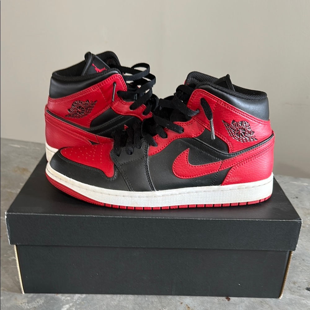 Air Jordan 1 Mid Black Red Sneakers